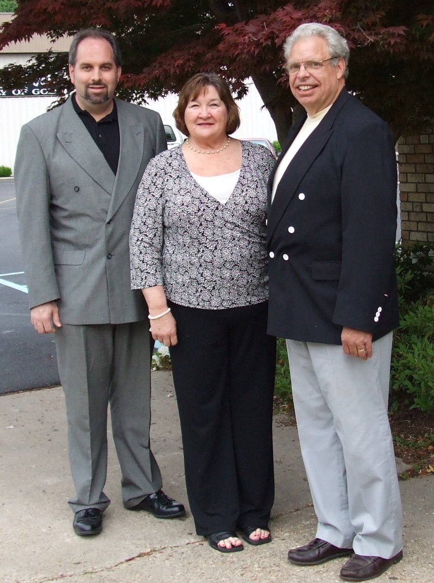 Group2.jpg (227858 bytes)